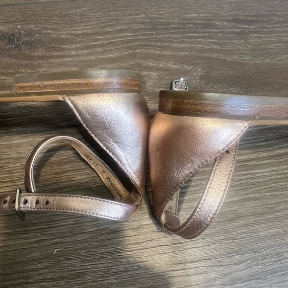 Jack Rogers Daphne Sandals - Picture 6 of 9